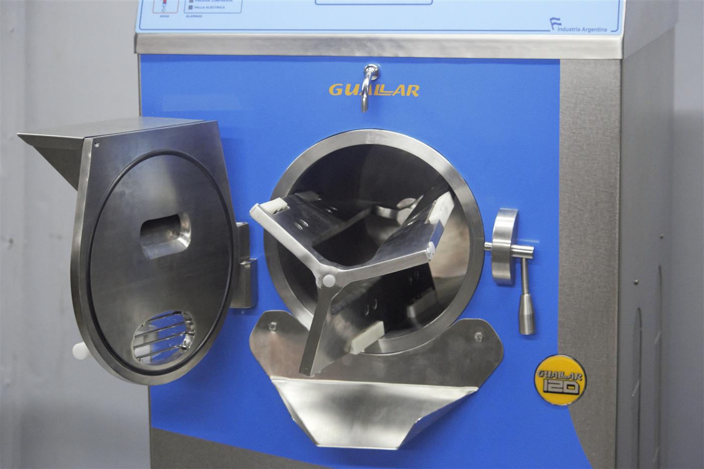 Detalle de fabricadora de helados Guallar